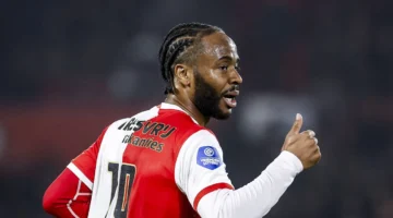 روبن فان بيرسي يراهن على دور رئيسي لرحيم ستيرلينج في تشكيل فينورد